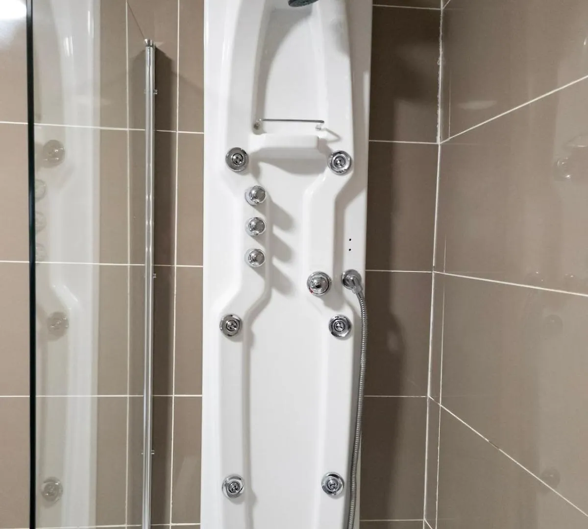Mega Value Stay - 7 Beds, Keyless Entry, City 5 Min Walk By Property Promise Cardiff 0*,  United Kingdom