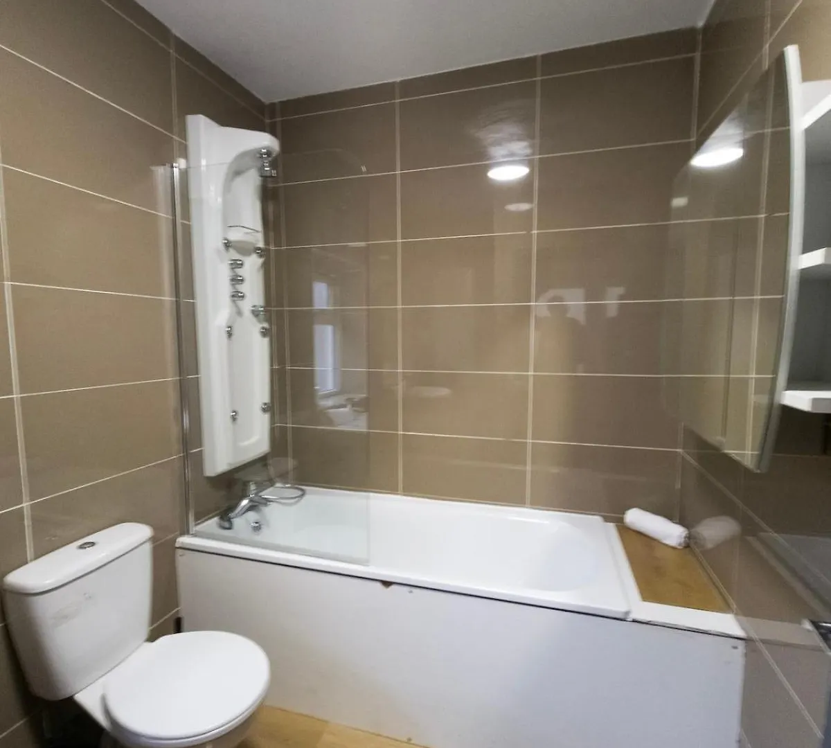 Mega Value Stay - 7 Beds, Keyless Entry, City 5 Min Walk By Property Promise Cardiff Apartment